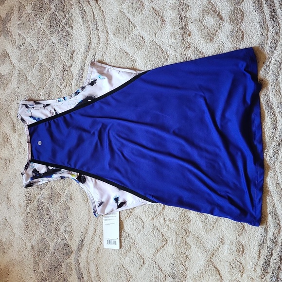 Layer 8 Workout Tank Medium - Picture 2 of 5